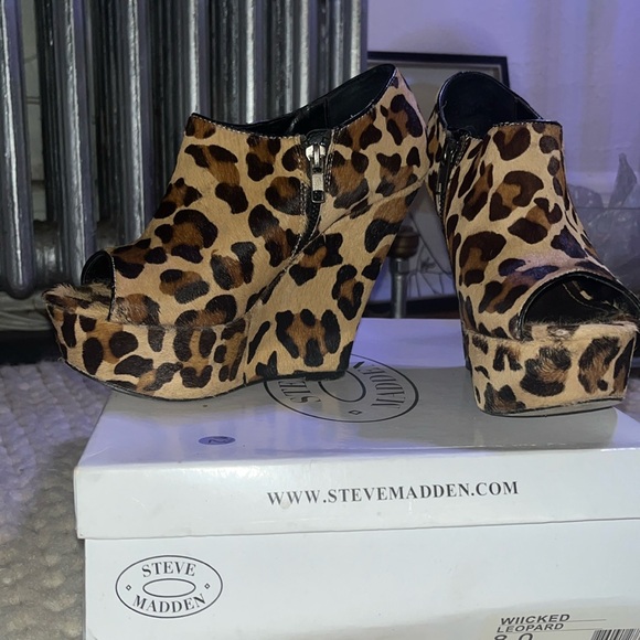 Steve Madden “wiicked” booties size 8 - Picture 2 of 3